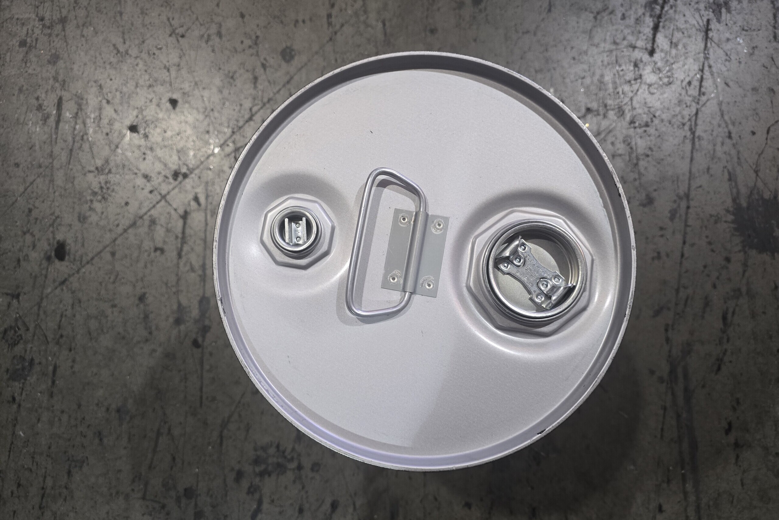 5 gallon Closed Top Pail Cover 2 inch bung